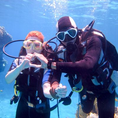 Kids and teen scuba diving experience with expert guides at Custom Cat Charters